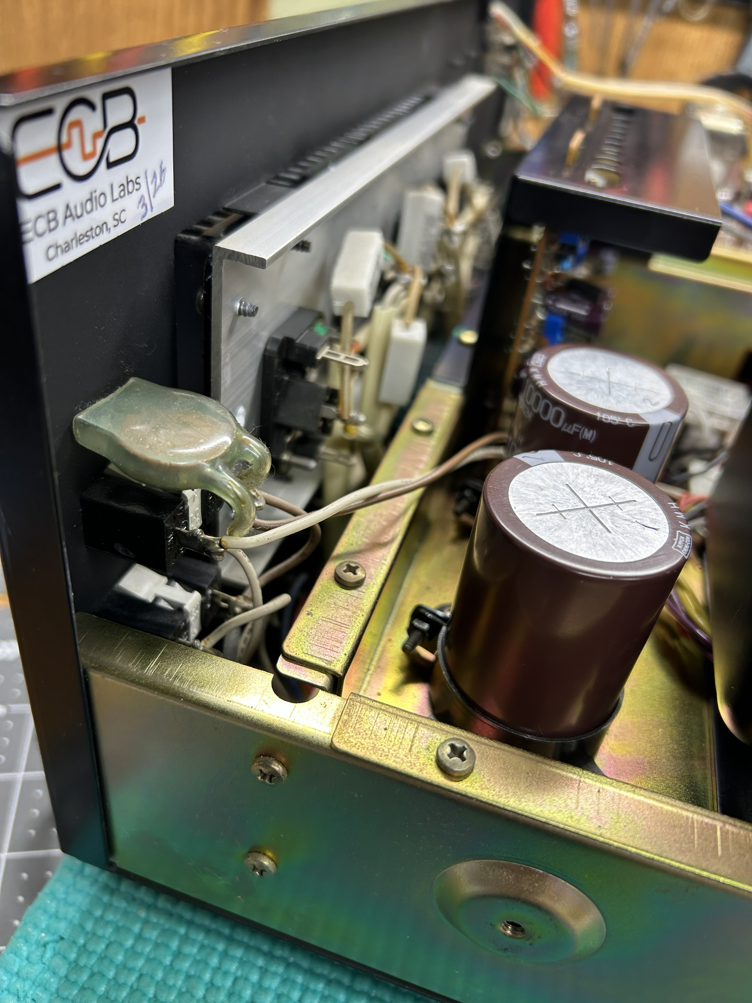 Sansui G-5000 internal power supply and filter capacitors